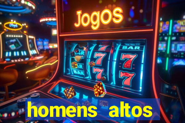 homens altos sarados pelados